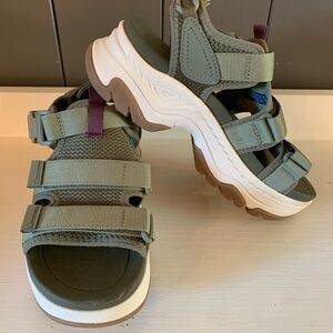 NEW! Teva Olive Green Strappy Platform Sandals with White Midsole